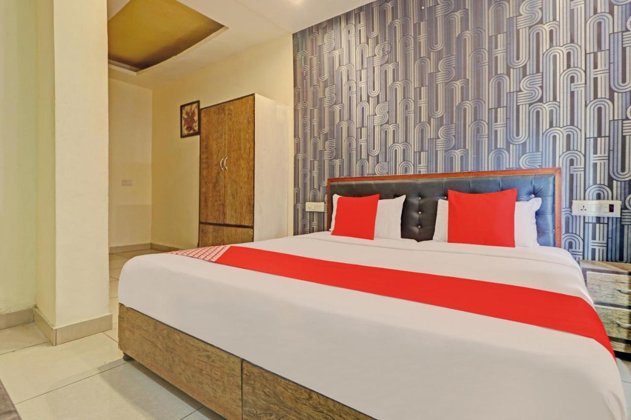 Oyo 74073 Hotel Abhishek Ludhiana Ngoại thất bức ảnh