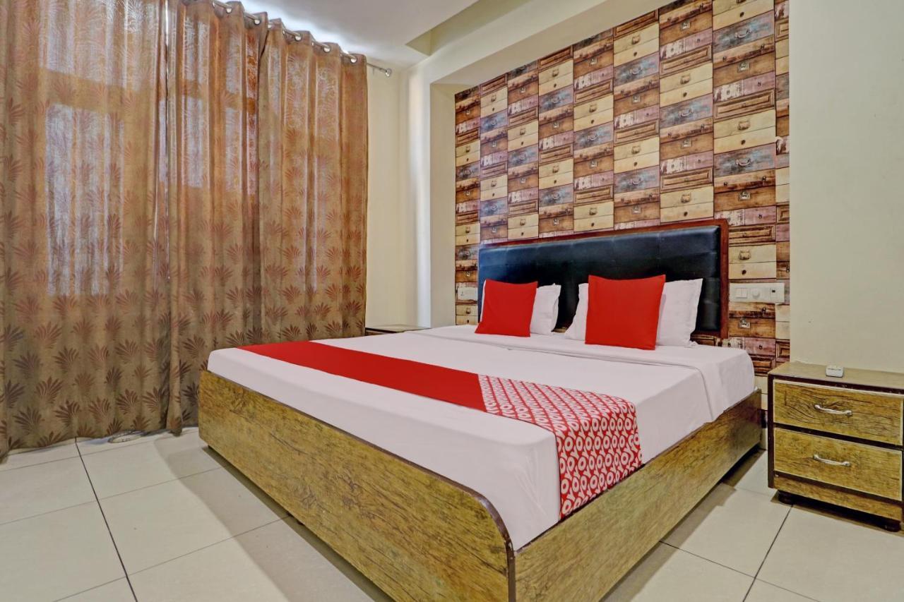 Oyo 74073 Hotel Abhishek Ludhiana Ngoại thất bức ảnh